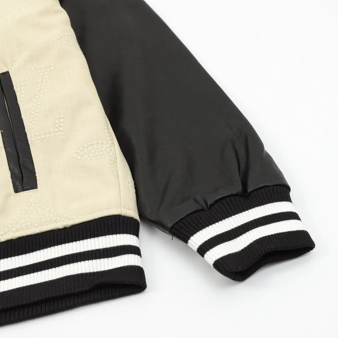 🅿️570 Louis Vuitton/Louis Vuitton pearl presbyopic stitching baseball uniform jacket Warm reminder: It is recommended to hand wash or dry clean! ! This year is particularly popular. Baseball uniform jackets are available at all levels of the market (you must compare the details). The most powerful quality control. Baseball uniforms have been produced and researched for 7 years. The details are exquisite. With it, you will be the most handsome boy in the world. The fully painted surface with four-button buttons (buttons with LOGO), the fabric is customized for more than a month. It is not ready-made in the market. It is made of woolen blended fabric, custom-woven and dyed. It has high color fastness. It is recommended to hand wash or dry clean for the first time. "Custom-woven knitted rib at the hem", the lining is made of silky and delicate cupro fiber material, which can be worn directly against the body. It is extremely comfortable, a heavy-hitting item, purchase version! Size：XS-L